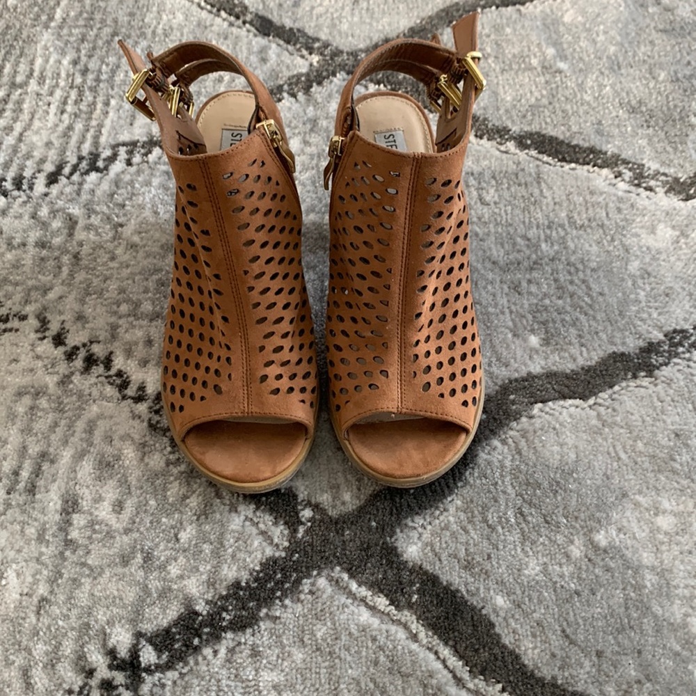 Steve Madden suede sandals